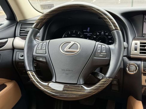 Used 2015 Lexus LS 460 AWD w/ Comfort Package image 9