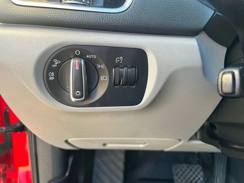 Used 2018 Audi Q3 2.0T Premium image 27