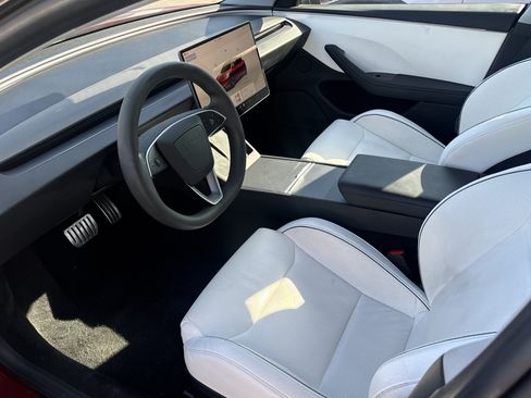 Used 2024 Tesla Model 3 Performance AWD/4WD image 2