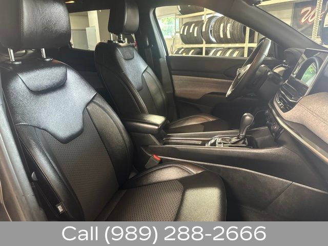 Used 2024 Jeep Compass Latitude AWD/4WD image 20