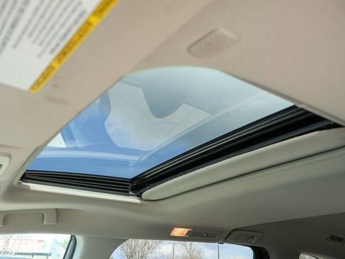 Used 2022 Toyota Sienna XLE image 12