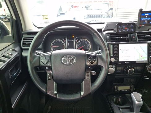 Used 2021 Toyota 4Runner TRD Off-Road Premium AWD/4WD image 10