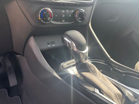 Used 2025 Buick Encore GX Preferred image 39