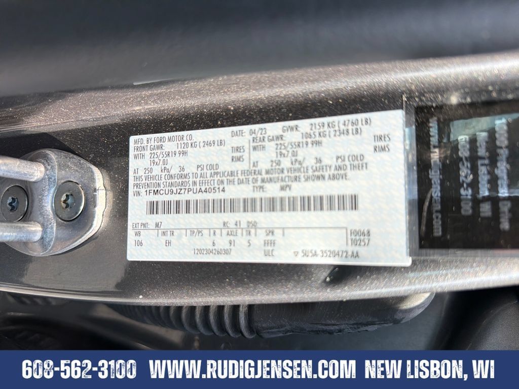Used 2023 Ford Escape Platinum AWD/4WD image 29