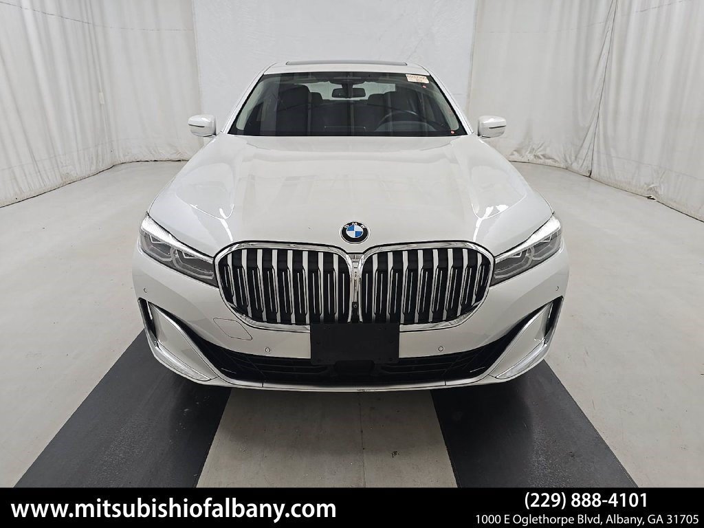Used 2022 BMW 740i w/ Premium Package RWD image 1
