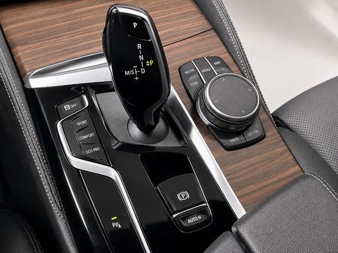 Used 2022 BMW 540i w/ M Sport Package RWD image 48