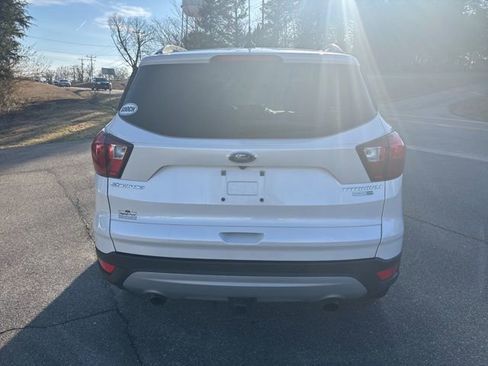 Used 2019 Ford Escape Titanium image 4