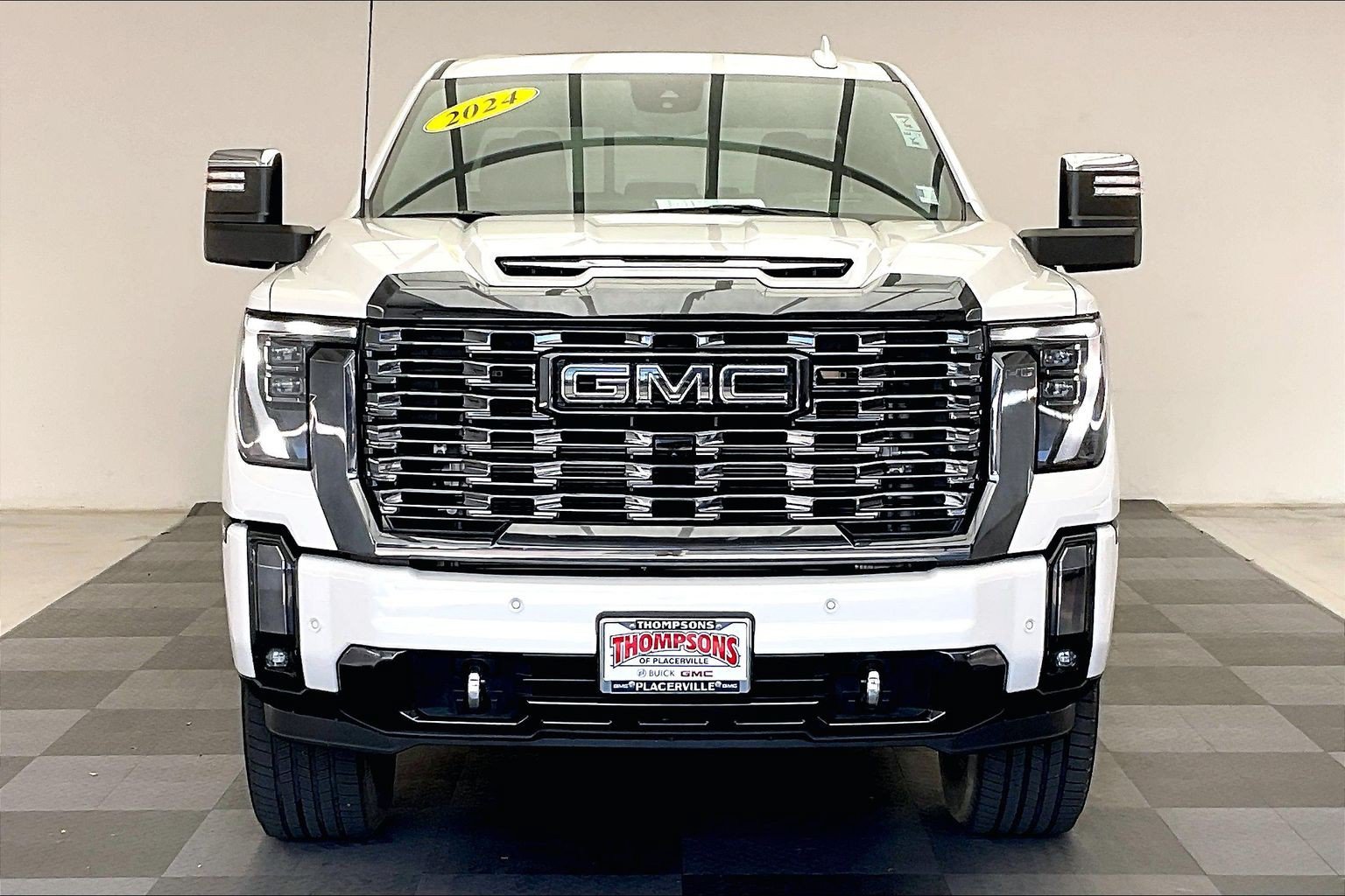 Used 2024 GMC Sierra 2500 Denali Ultimate AWD/4WD image 2