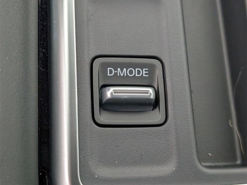 New 2025 Nissan Pathfinder SV image 15