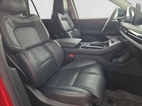 Used 2025 Lincoln Aviator Reserve w/ Luxury Package RWD image 14