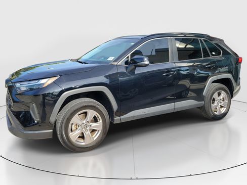 Used 2023 Toyota RAV4 XLE w/ Convenience Package FWD image 4