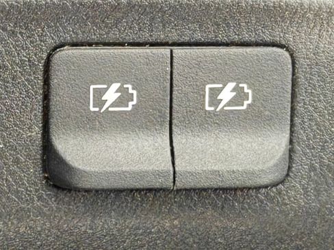 Used 2023 Nissan Versa S FWD image 16