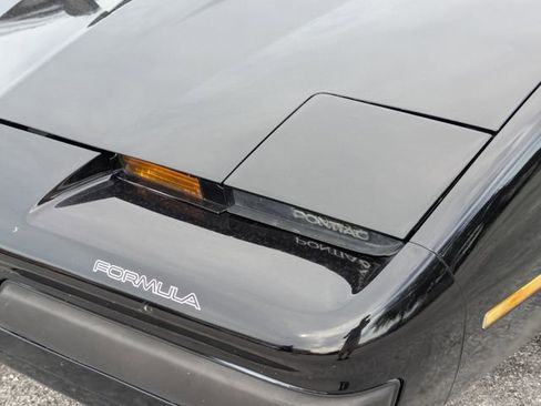 Used 1989 Pontiac Firebird Coupe RWD image 8