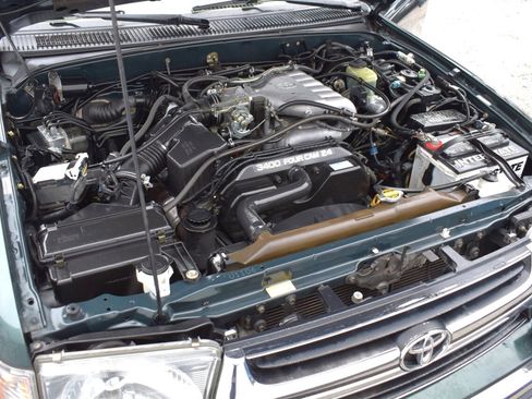 Used 2000 Toyota 4Runner SR5 image 27