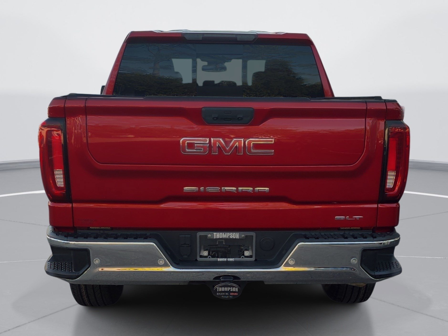 Used 2025 GMC Sierra 1500 SLT w/ SLT Premium Plus Package AWD/4WD image 4
