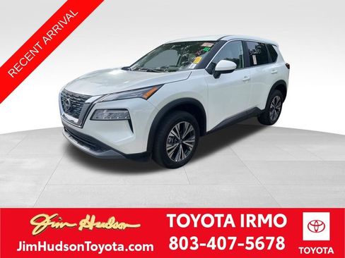 Used 2023 Nissan Rogue SV image 1