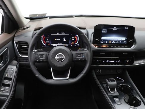 Used 2023 Nissan Rogue Platinum w/ Platinum Premium Package image 14