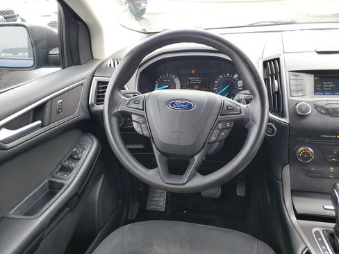 Used 2017 Ford Edge SE image 10