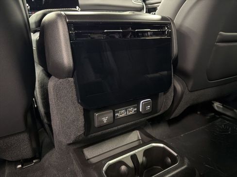 New 2026 Jeep Grand Wagoneer Summit image 16