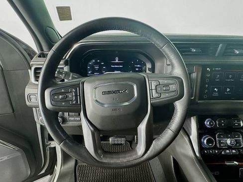 Used 2023 GMC Yukon XL Denali Ultimate image 14