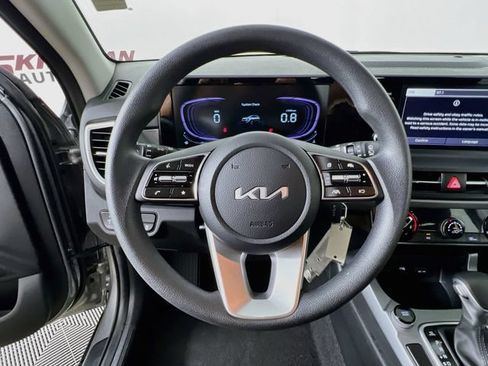 Used 2026 Kia Seltos LX AWD/4WD image 12