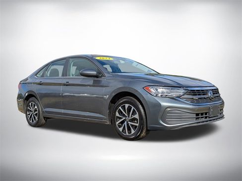 Used 2024 Volkswagen Jetta S image 2