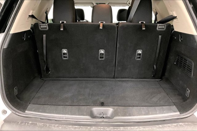 Used 2025 Nissan Pathfinder SV FWD image 41