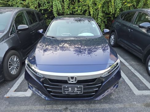 Certified 2020 Honda Accord EX image 3