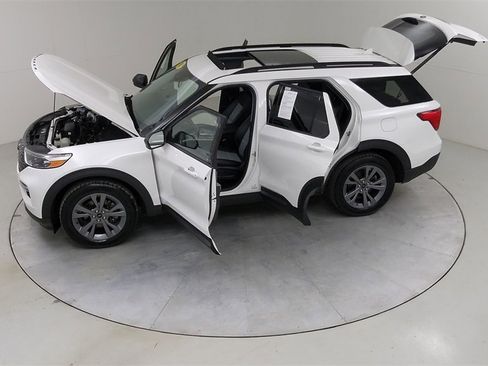 Certified 2022 Ford Explorer XLT w/ Equipment Group 202A image 56