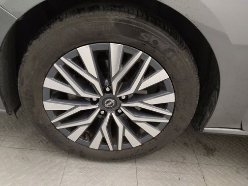 Used 2024 Nissan Altima 2.5 SV image 31