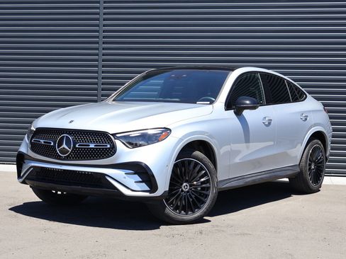 Used 2024 Mercedes-Benz GLC 300 4MATIC image 1