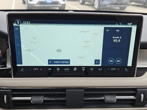 New 2026 Lincoln Corsair Premiere image 11