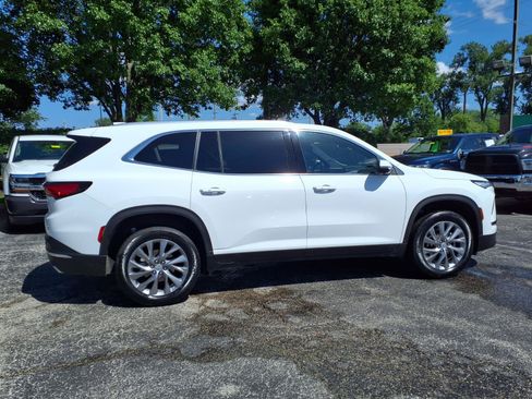 Used 2025 Buick Enclave Preferred FWD image 32