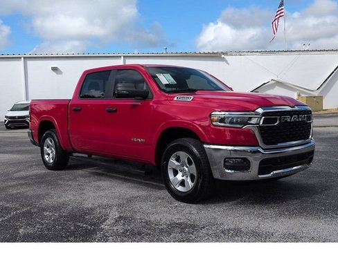 Used 2025 RAM 1500 Big Horn AWD/4WD image 2