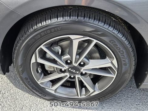 Used 2022 Kia Forte LXS FWD image 16