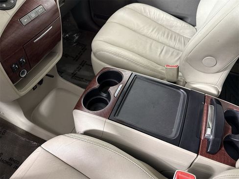 Used 2014 Toyota Sienna XLE image 31