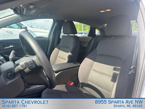 Used 2017 Chevrolet Malibu LT FWD image 11