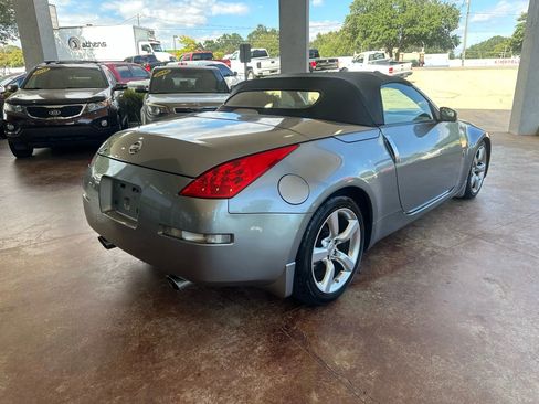 Used 2006 Nissan 350Z Touring image 6