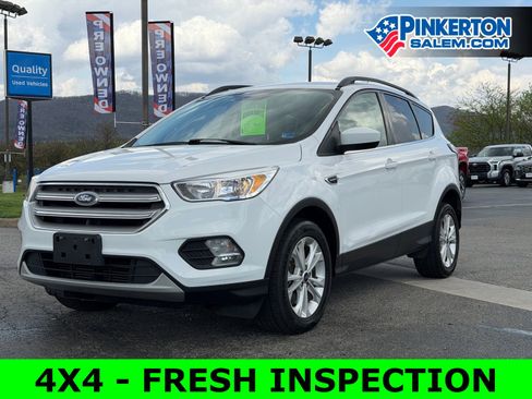 Used 2018 Ford Escape SE image 2