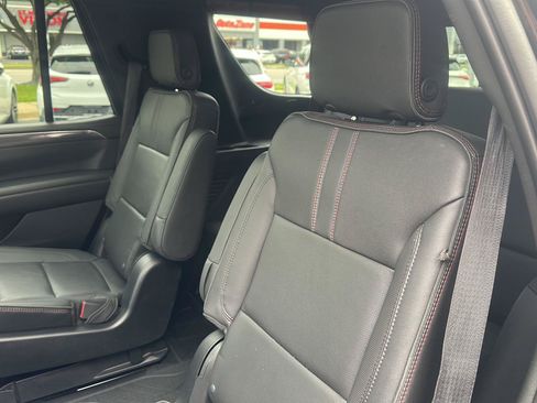 Used 2022 Chevrolet Tahoe RST w/ Luxury Package AWD/4WD image 40