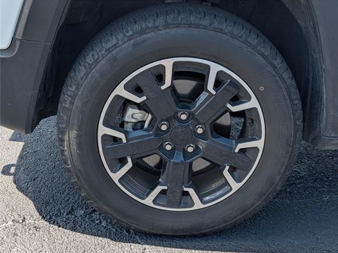 Used 2023 Jeep Renegade Trailhawk AWD/4WD image 9