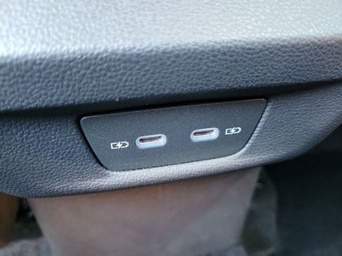 Used 2025 Volkswagen Tiguan SE R-Line AWD/4WD image 13