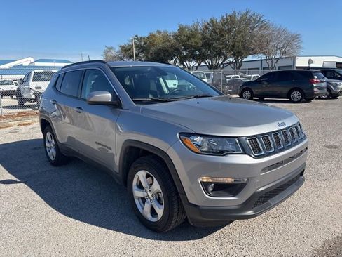 Used 2020 Jeep Compass Latitude w/ Popular Equipment Group image 3
