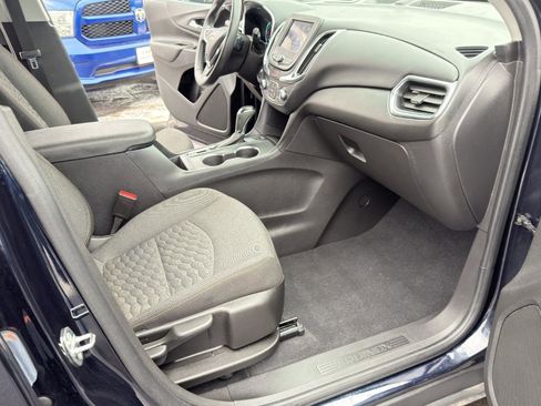Used 2021 Chevrolet Equinox LT w/ Driver Convenience Package image 60