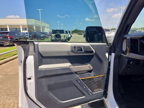 Used 2023 Ford Bronco Badlands w/ Sasquatch Package AWD/4WD image 14
