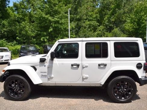 Used 2024 Jeep Wrangler Unlimited Sahara AWD/4WD image 5