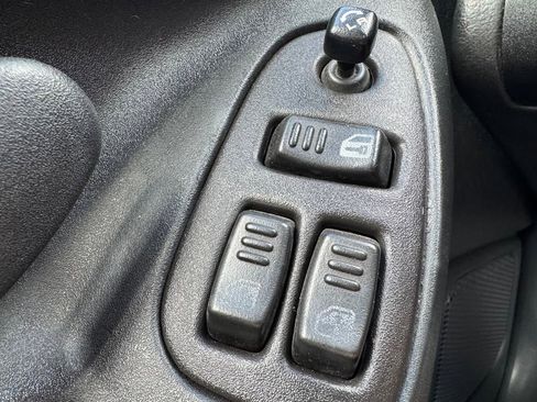 Used 1995 Chevrolet Camaro Z28 RWD image 15