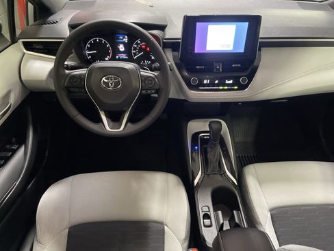 Certified 2025 Toyota Corolla SE image 30