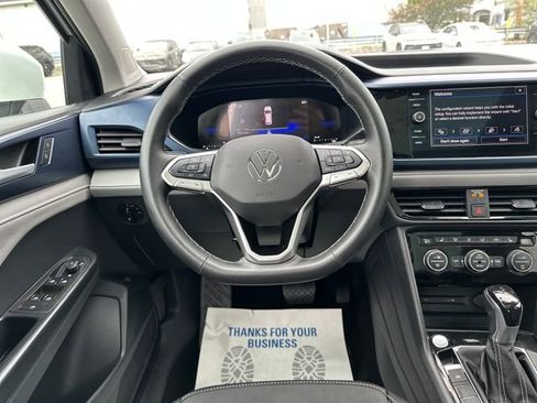Certified 2024 Volkswagen Taos SE AWD/4WD image 17