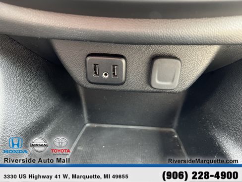 Used 2023 Chevrolet Traverse LS AWD/4WD image 18
